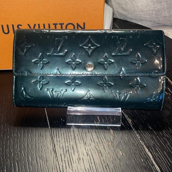 Louis Vuitton Handbags - Louis Vuitton forest green Vernis long bifold Sarah wallet. Serial#TS1130